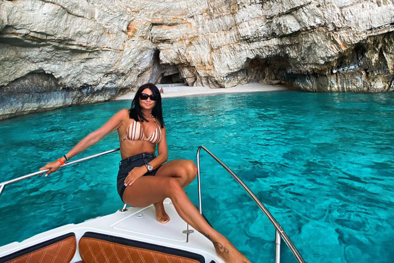 Shipwreck - Blue Caves Private Cruise tsilivi zakynthos