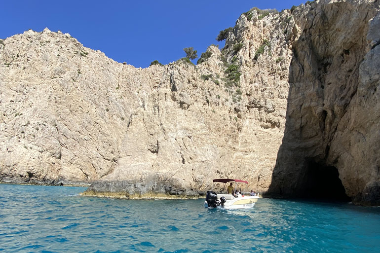 Shipwreck - Blue Caves Private Cruise tsilivi zakynthos